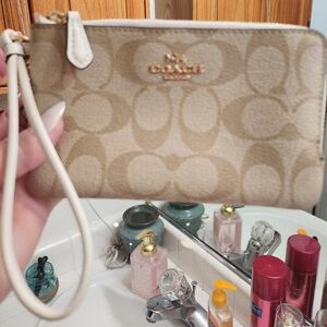 Coach Khaki Corner Double Zip Wristlet. In Excellent Condition